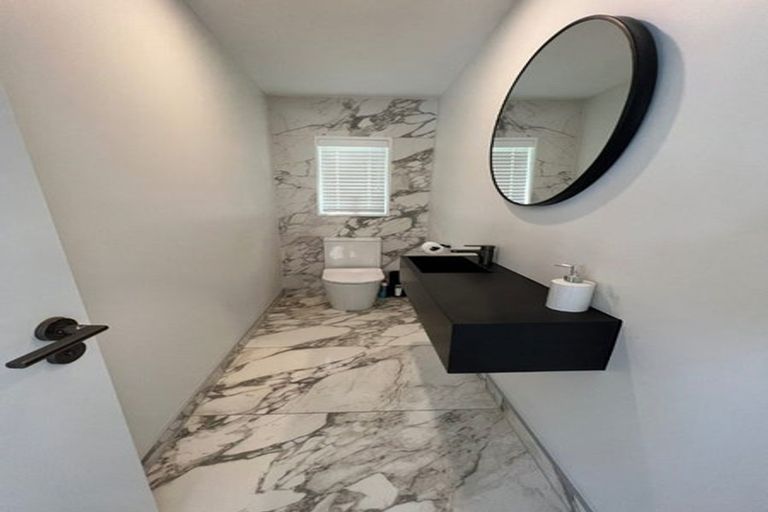 Photo of property in 1/95 Braemar Road, Castor Bay, Auckland, 0620