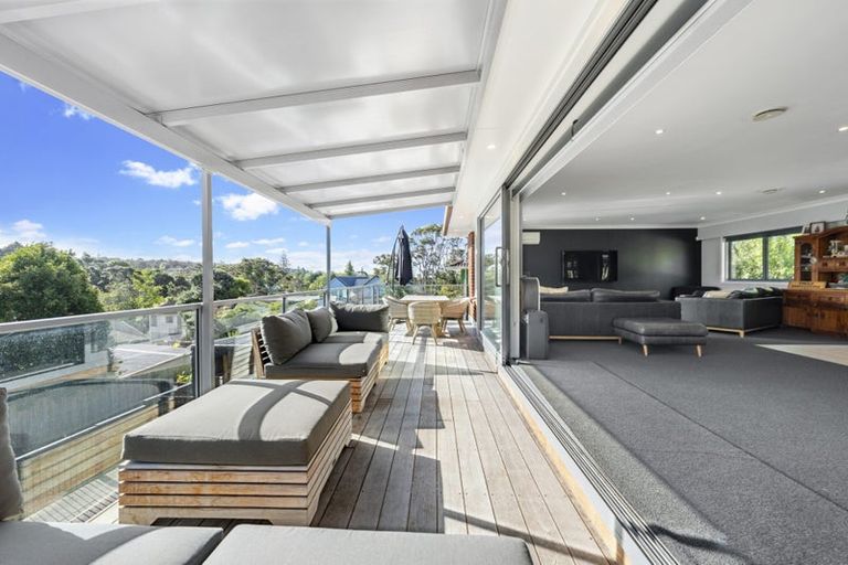 Photo of property in 19 Havelle Avenue, Titirangi, Auckland, 0604