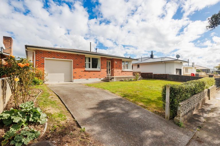 Photo of property in 33 Highbury Avenue, Highbury, Palmerston North, 4412