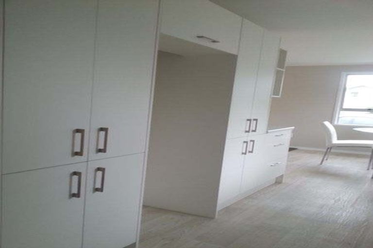 Photo of property in 96 Hutchinsons Road, Bucklands Beach, Auckland, 2014