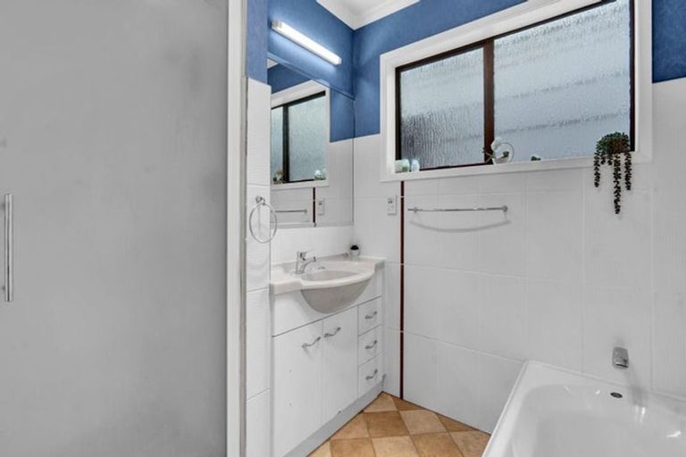 Photo of property in 25 Puketotara Street, Highlands Park, New Plymouth, 4312