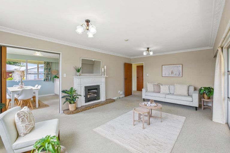 Photo of property in 7 Bushview Place, Upper Vogeltown, New Plymouth, 4310