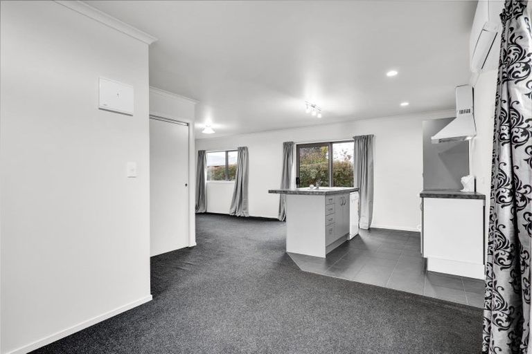 Photo of property in 15b Queens Road, Glen Avon, New Plymouth, 4312