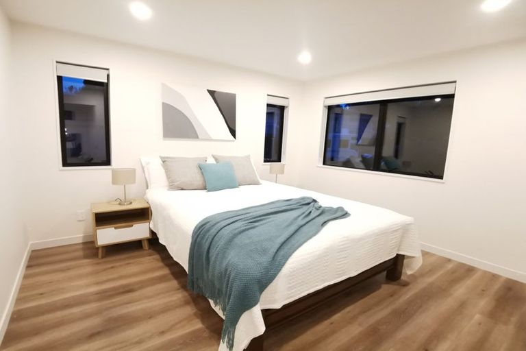 Photo of property in 57e Hogans Road, Glenfield, Auckland, 0629