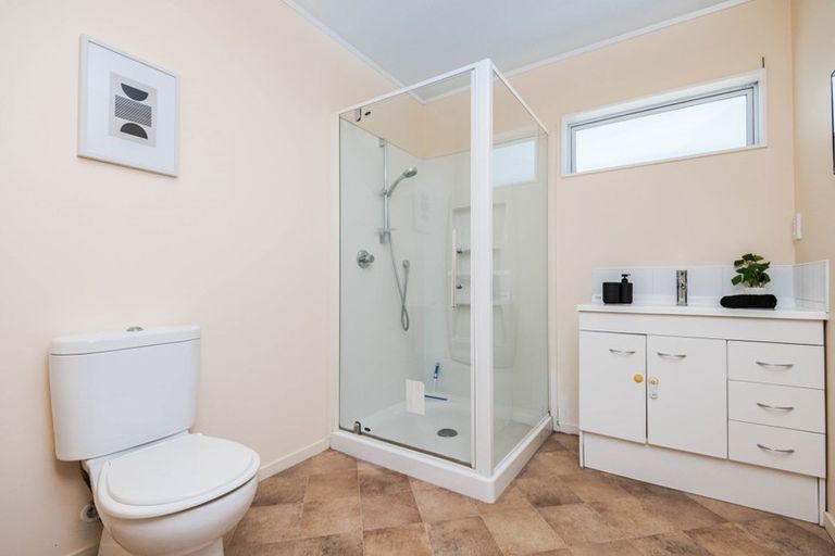 Photo of property in 29 Oakleigh Street, Maungaraki, Lower Hutt, 5010