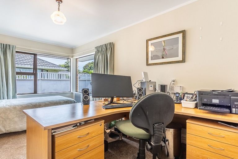 Photo of property in 270 Te Moana Road, Waikanae, 5036