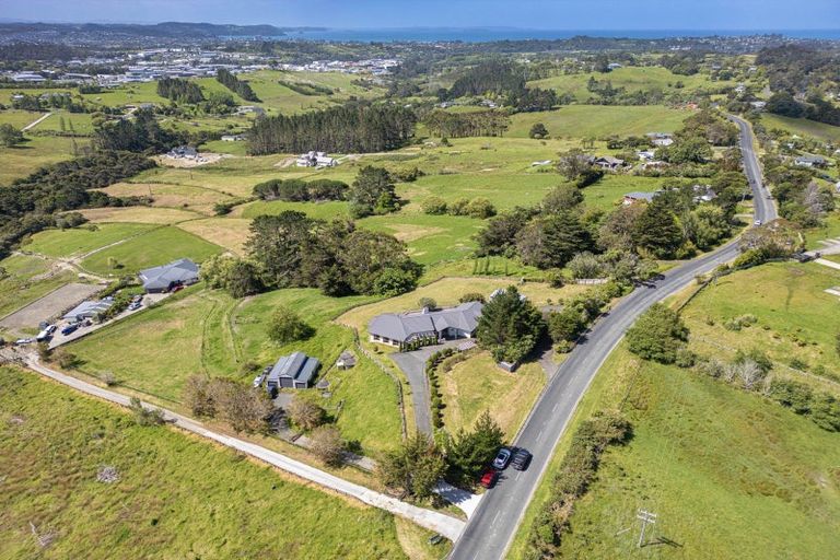 Photo of property in 59 Spur Road, Stillwater, Silverdale, 0993