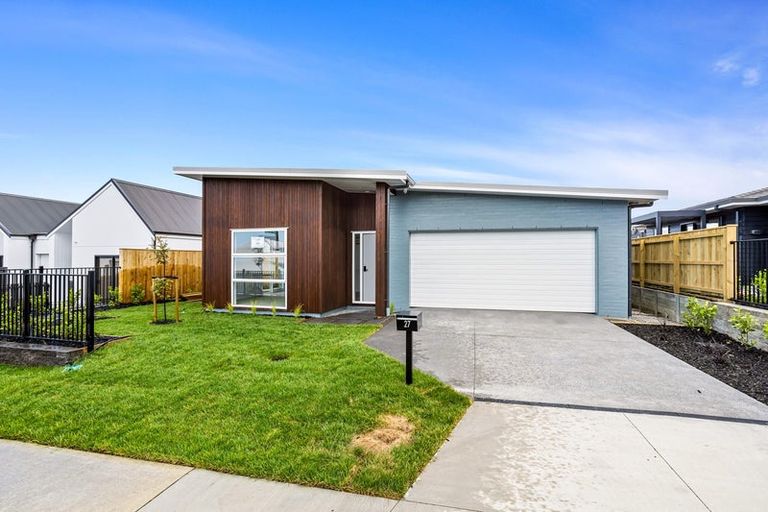 Photo of property in 27 Tiromoana Drive, Red Beach, 0932