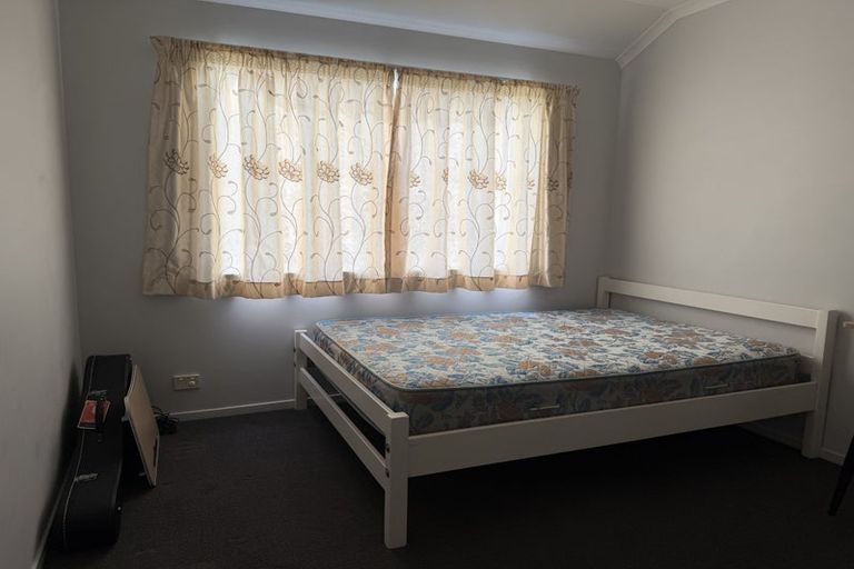 Photo of property in 35 Croftview Road, Wattle Downs, Auckland, 2103