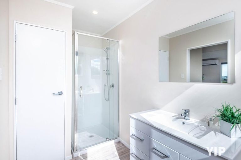 Photo of property in 15b Lenox Grove, Johnsonville, Wellington, 6037