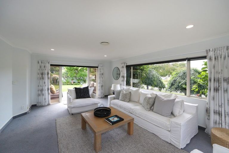 Photo of property in 2 Dules Walk, Taradale, Napier, 4112