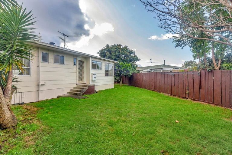 Photo of property in 1/29 Kindergarten Drive, Conifer Grove, Takanini, 2112