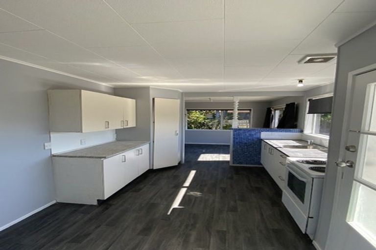 Photo of property in 60 Sharland Avenue, Manurewa, Auckland, 2102