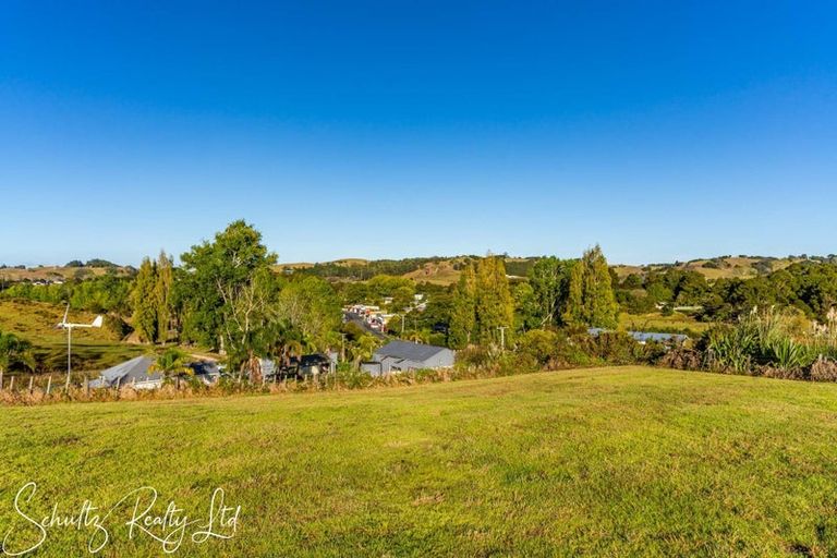 Photo of property in 10 Skelton Crescent, Paparoa, 0571