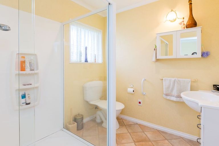 Photo of property in 8 Foxtail Fern, Kelvin Grove, Palmerston North, 4414