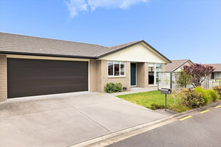 Photo of property in Waterview Estate, 85/4 Greystone Place, Omokoroa, 3114