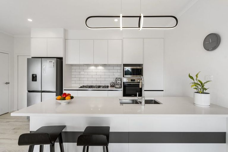 Photo of property in 562a Beach Road, Rothesay Bay, Auckland, 0630