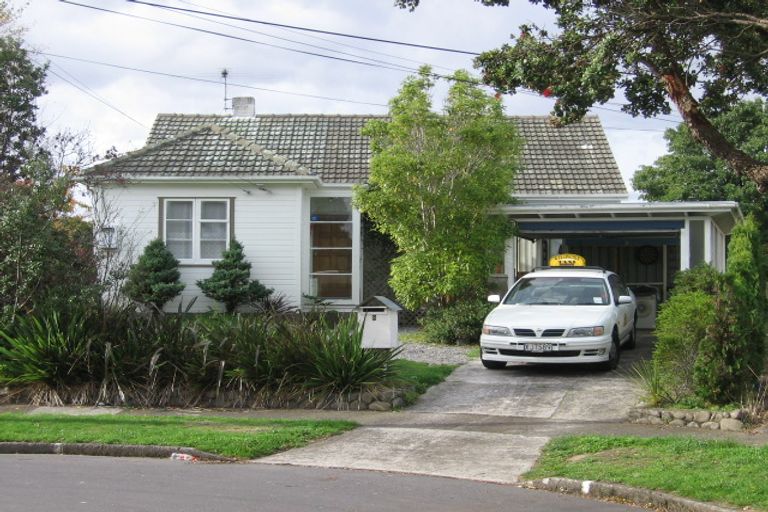 Photo of property in 8 Sellers Grove, Taita, Lower Hutt, 5011