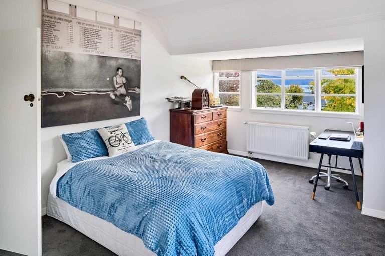 Photo of property in 10 Walter Road, Lowry Bay, Lower Hutt, 5013