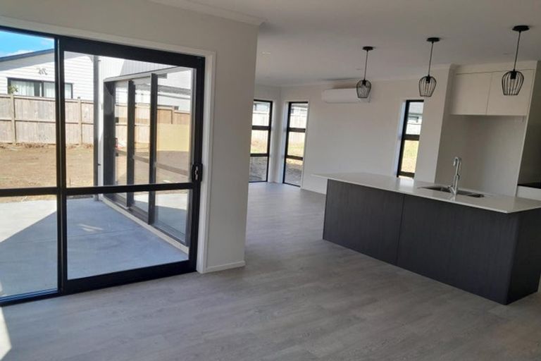 Photo of property in 90 Kahui Parade, Karaka, Papakura, 2113