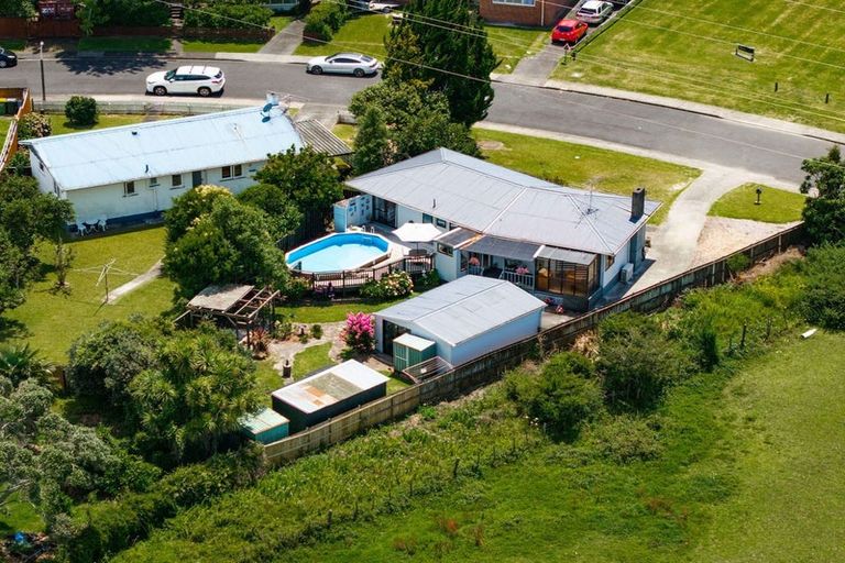 Photo of property in 83 Glen Marine Parade, Glendene, Auckland, 0602