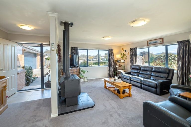 Photo of property in 4 Endelave Way, Carterton, 5713