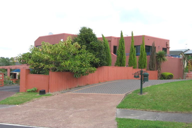 Photo of property in 7 Queen Natalie Place, Massey, Auckland, 0614