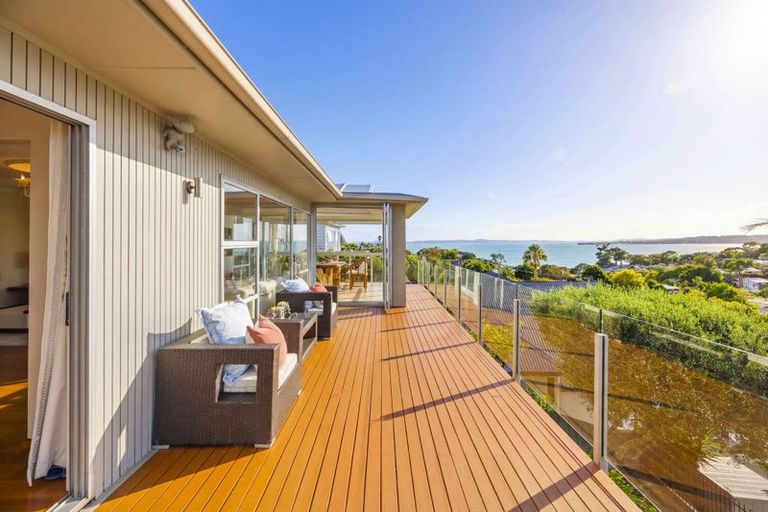 Photo of property in 1/5 Colmar Road, Mellons Bay, Auckland, 2014