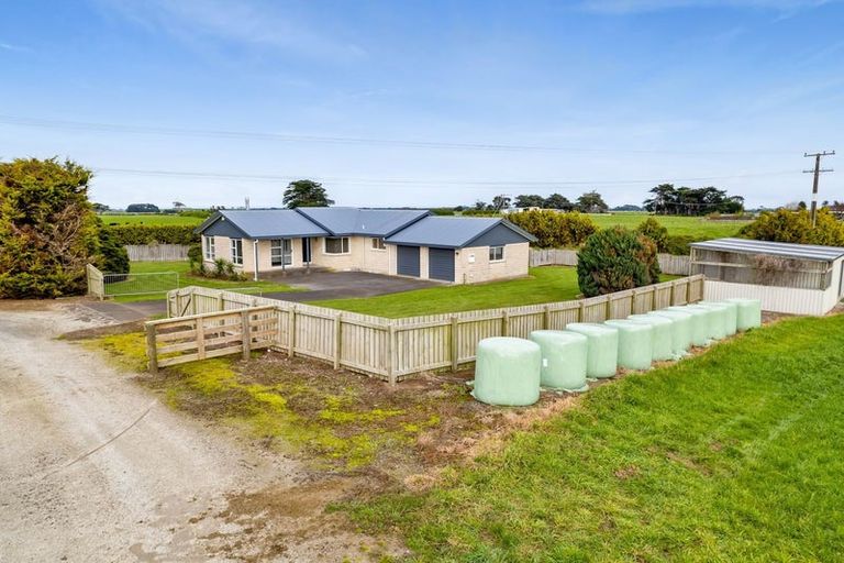 Photo of property in 1658 Skeet Road, Auroa, Hawera, 4678