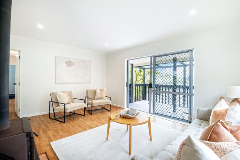 Photo of property in 2/7 Taurus Crescent, Beach Haven, Auckland, 0626