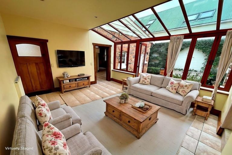 Photo of property in 14 Wynyard Street, Devonport, Auckland, 0624