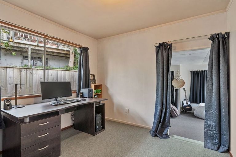 Photo of property in 24 Hilltop Avenue, Morningside, Whangarei, 0110