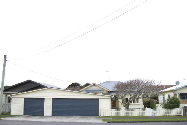 Photo of property in 5 Karamu Street, Strandon, New Plymouth, 4312