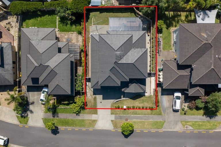 Photo of property in 17 Oak Bark Drive, Schnapper Rock, Auckland, 0632