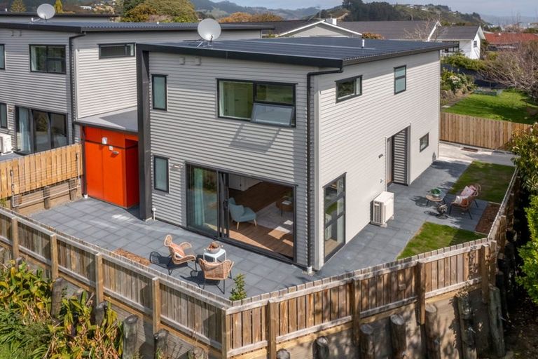 Photo of property in 77 Amohia Street, Paraparaumu, 5032