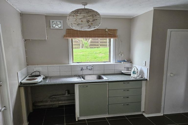 Photo of property in 24 Birman Close, Half Moon Bay, Auckland, 2012