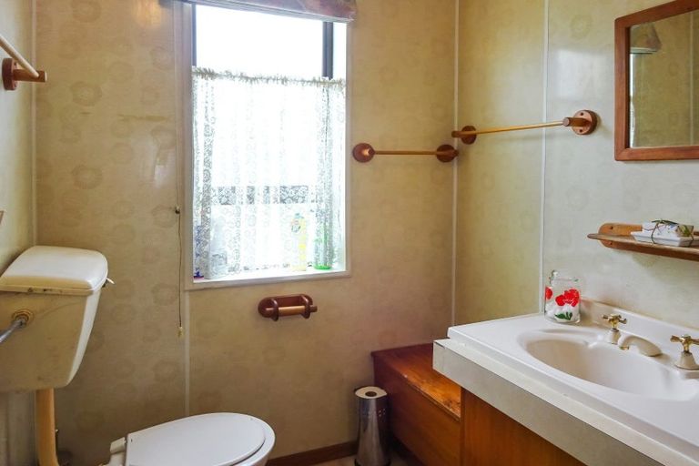 Photo of property in 8 Cousins Avenue East, Foxton Beach, Foxton, 4815