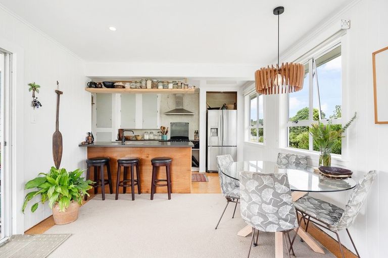 Photo of property in 12 Ringer Avenue, Matapouri, Whangarei, 0173