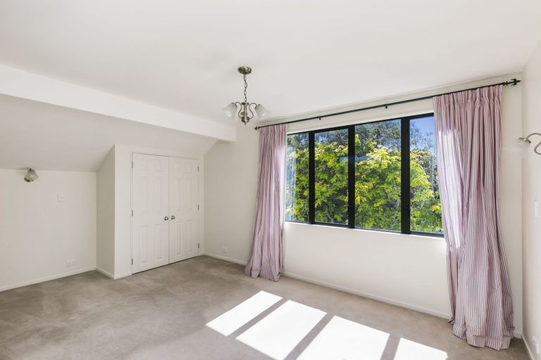 Photo of property in 150c Karori Road, Karori, Wellington, 6012