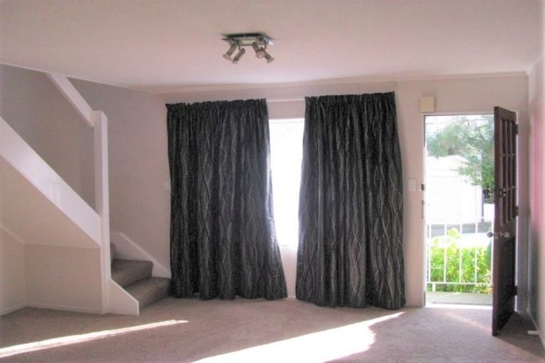 Photo of property in 44c Roxburgh Street, Mount Victoria, Wellington, 6011