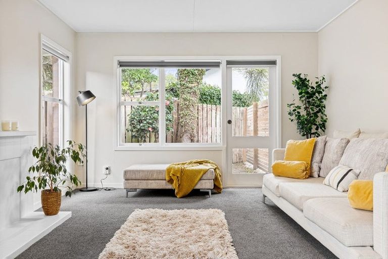 Photo of property in 2/27 Tuirau Place, Ilam, Christchurch, 8041