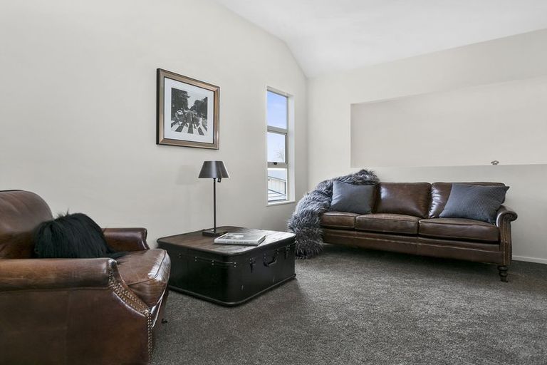 Photo of property in 29a Clare Street, Cambridge, 3434