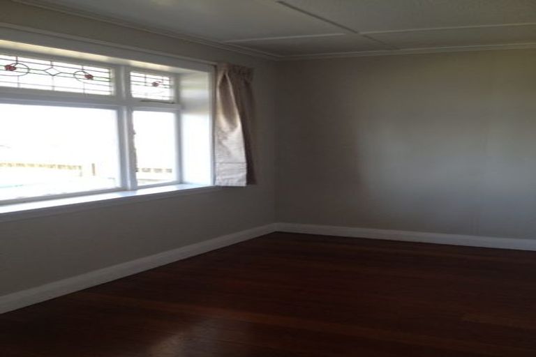 Photo of property in 12 Karepa Street, Brooklyn, Wellington, 6021