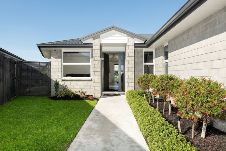 Photo of property in 77 Te Kio Crescent, Papamoa Beach, Papamoa, 3118