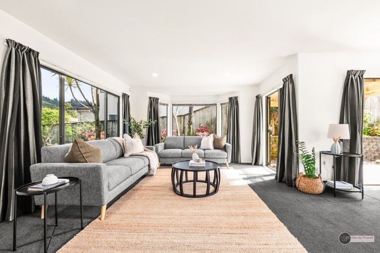 Photo of property in 2 Kirton Drive, Riverstone Terraces, Upper Hutt, 5018