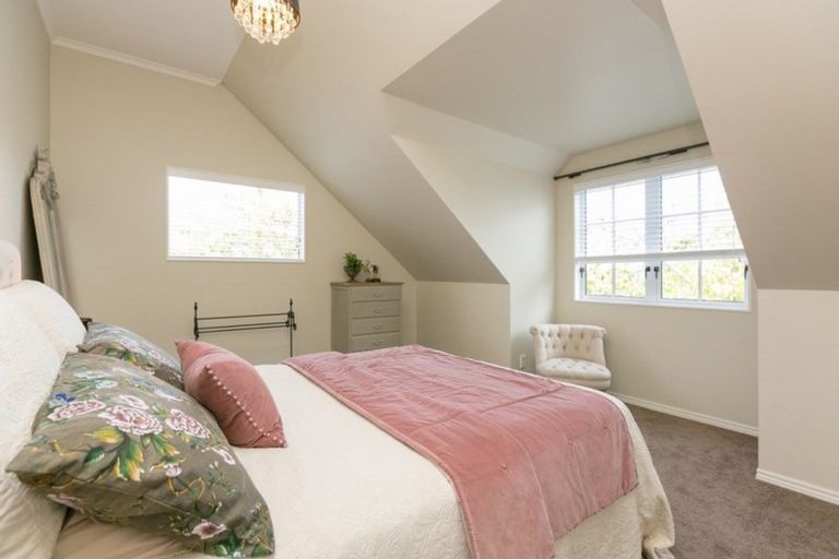 Photo of property in 7-9 Veale Road, Frankleigh Park, New Plymouth, 4310