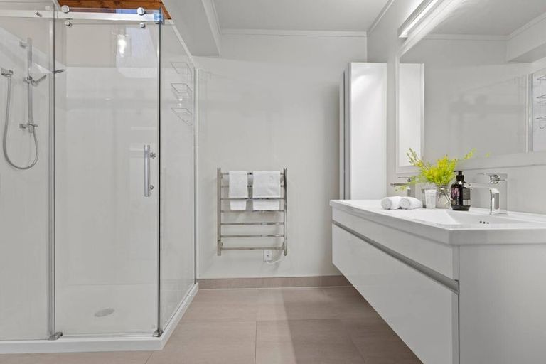 Photo of property in 11 Spur Road, Stillwater, Silverdale, 0993