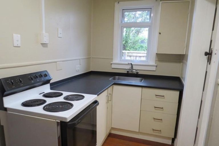 Photo of property in 11a Selwyn Street, Lower Vogeltown, New Plymouth, 4310