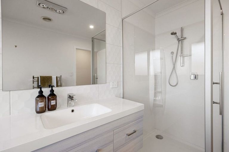 Photo of property in 12 Lewis Way, Cambridge, 3434