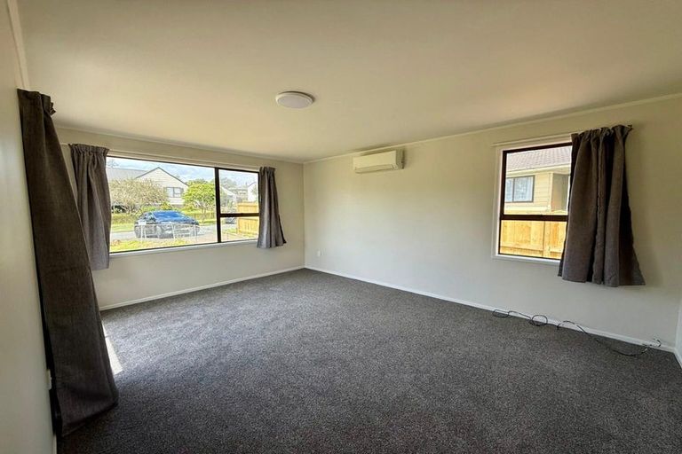 Photo of property in 6 Elvira Place, Ranui, Auckland, 0612